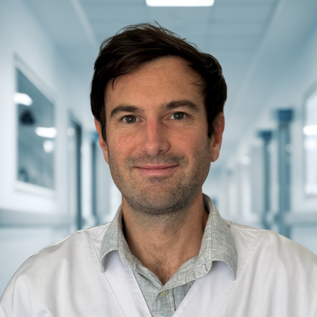 Le Docteur Tronc est chirurgien othopediste, spécialiste des pathologies du membre inférieur.