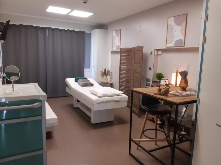 Cabine de socio-esthétique du CHAM pour les patients hospitalisés en oncologie